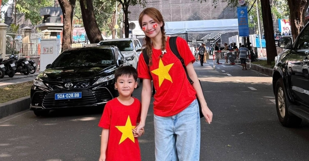 Tran Thanh Xin Loi Hari Won Hoa Minzy Di Bao Tung Bung Va Loat Sao Viet An Mung Chien Thang U23 Viet