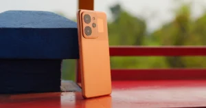 Đây là "pin dự phòng 10001mAh" gắn thêm màn hình và camera, cấu hình khá, mỏng nhẹ hơn flagship, màn siêu sáng 6500 nits, giá gần 16 triệu 3 tren tay realme p4 power 5g genk dsc04778 17758472971002033987520 124 0 909 1500 crop 17758483374181