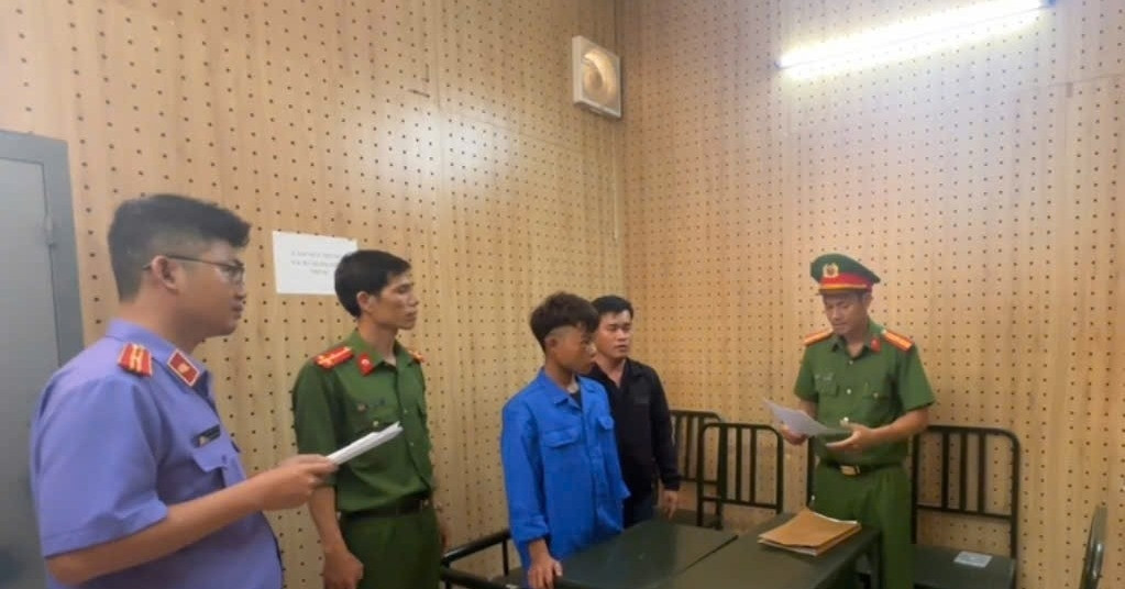 trom xe may roi tu nga bat tinh ben duong thanh nien bi bat khan cap 3078