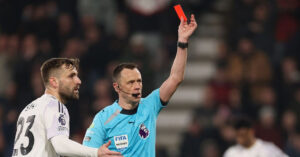 Trọng tài mờ mắt, MU bị chia điểm cay đắng với Bournemouth 1 trong tai mo mat mu bi chia diem cay dang voi bournemouth 160