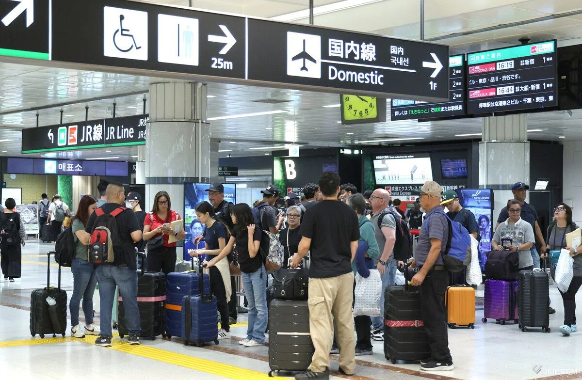 trong nam 2025 so nguoi nuoc ngoai nhap canh vao nhat ban la gan 425 trieu luot. anh jiji press