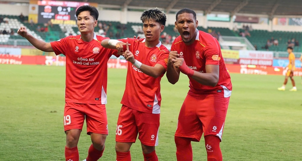 Truc Tiep Bong Da Hagl 1 0 Ca Tphcm Khoa Ngo Sut Tung Luoi Trung Kien 1698