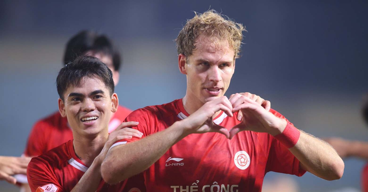 truc tiep bong da the cong viettel 1 0 hagl trung kien bi thung luoi 1596