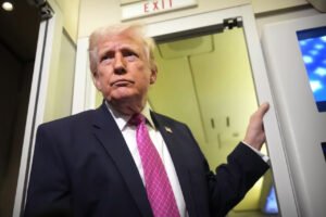 Ông Trump kêu gọi đồng minh mua dầu của Mỹ hoặc “tự lấy” ở eo biển Hormuz 1 trump afo