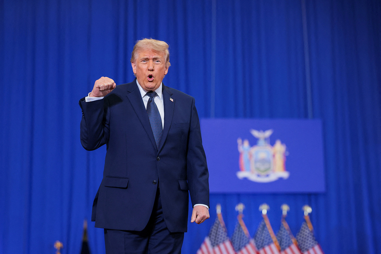 trump tranh cu