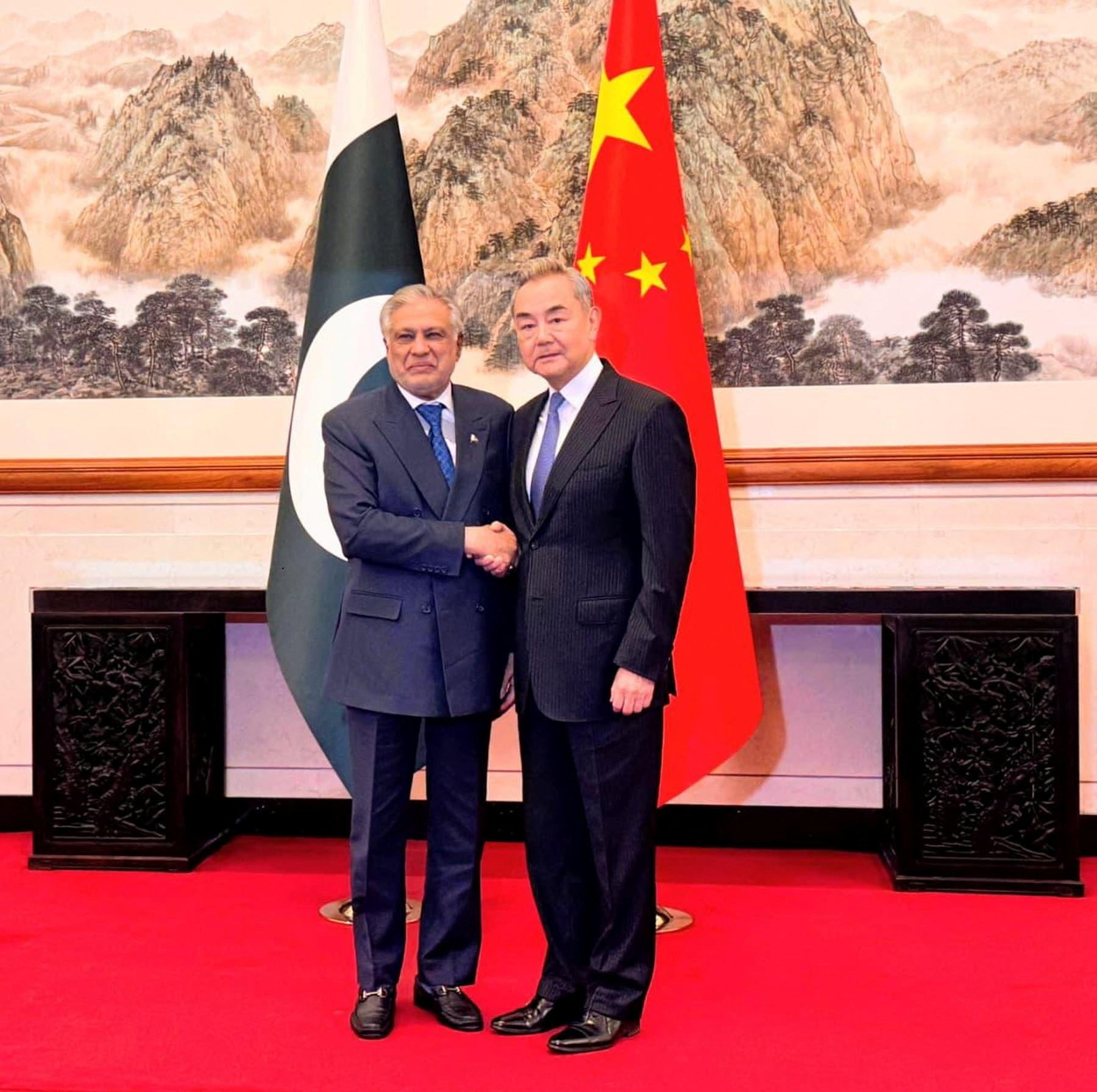 trung quoc pakistan vuong nghi ishaq dar