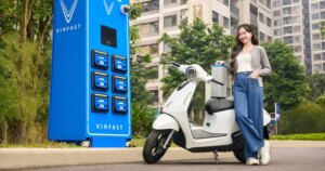 VinFast nhận đặt cọc 2 mẫu xe điện đổi pin 3 tu doi pin 1 1772357770188999288675 236 0 1241 1920 crop 17723579066291878576454