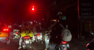 Mờ Sáng, Dòng Người Nối Đuôi Nhau Đi Xe Máy Từ Tphcm Về Đắk Lắk, Gia Lai Ăn Tết Tu Mo Sang Dong Nguoi Noi Duoi Nhau Tu Tphcm Ve Dak Lak Gia Lai An Tet 762