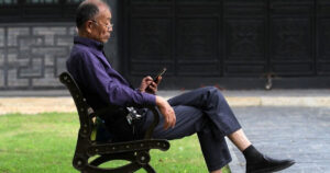 Tuổi Già Hạnh Phúc Của Người Đàn Ông Bán Rau Từng Hai Lần Nhặt Trẻ Bị Bỏ Rơi Bên Thùng Rác Tuoi Gia Hanh Phuc Cua Nguoi Dan Ong Ban Rau Tung Hai Lan Nhat Tre Bi Bo Roi Ben Thung Rac 9D5Dc0Cf7