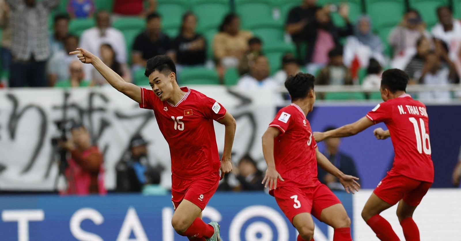 tuyen viet nam afc bao tin vui hlv kim sang sik lai met 2656