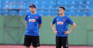 tuyen viet nam hlv kim sang sik chon ai bat chinh dau malaysia 2755