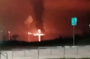 UAV Ukraine tập kích kho dầu chiến lược của Nga tại Novorossiysk 1 uav ukraine tan cong mot kho chua dau tai thanh pho novorossiysk o mien nam nuoc nga. exilenova plus