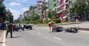 va cham xe cong nghe bang qua duong mot nguoi tu vong o tphcm 1090