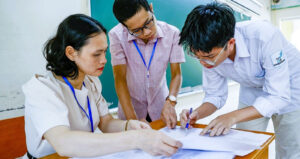 van duoi 9 bi truot dai hoc bo gd dt len tieng 1242