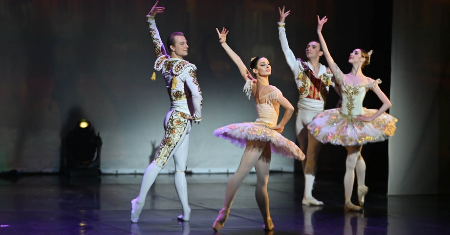 ve dep opera va ballet belarus me hoac cong chung thu do 176