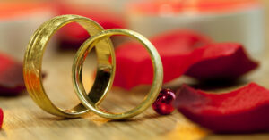 Vi 3 Cay Vang Cuoi Me Chong Gian Con Dau Suot Nhieu Nam 20A8777Fcf5049A48E68Fa4572Bce50F 492