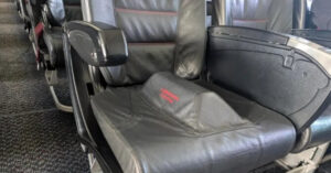 vi sao chiec ghe hang 15 tren may bay boeing khong co ai ngoi 809