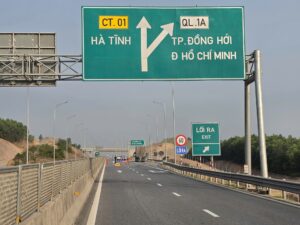 viec dong duong tren tuyen cao toc tu vung ang den cam lo qua tinh quang tri de lap dat gia long mon