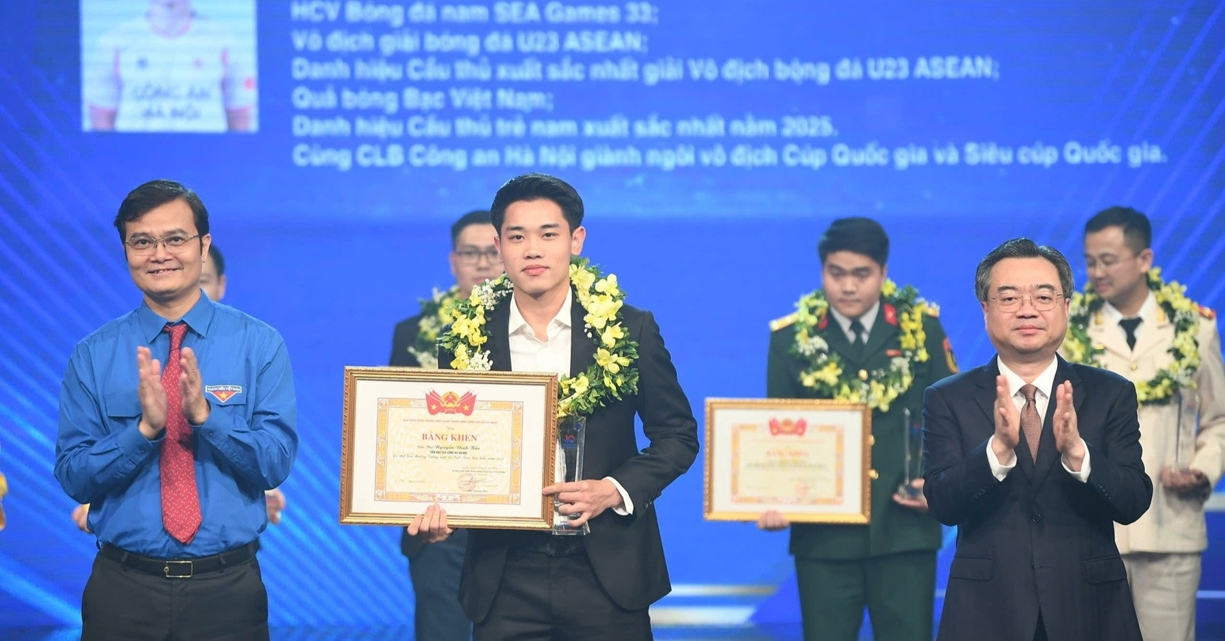 vinh danh 10 guong mat tre viet nam tieu bieu nam 2025 3309