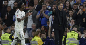 vinicius khieu khich simeone van tra loi day ban linh 618