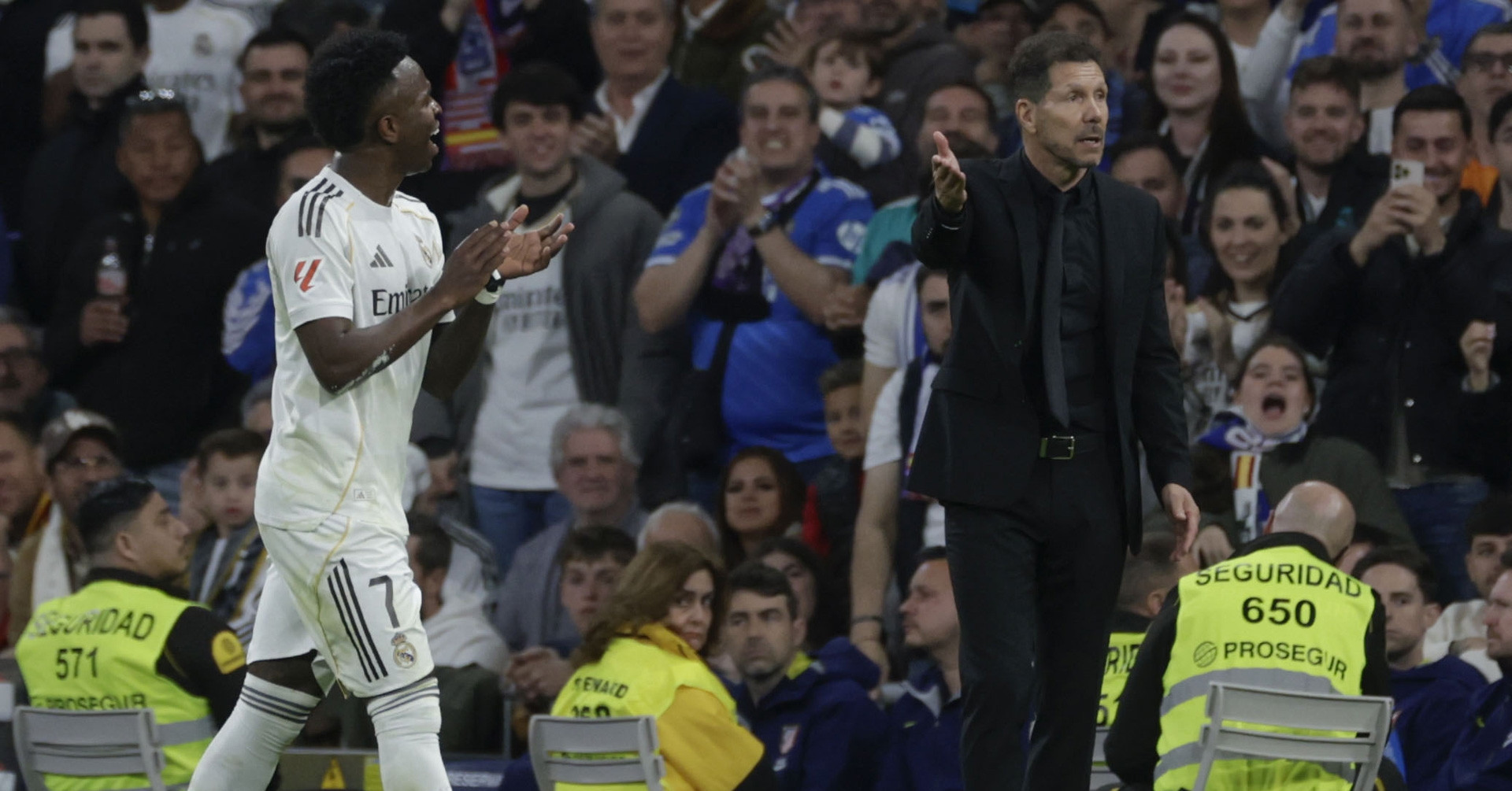 vinicius khieu khich simeone van tra loi day ban linh 618