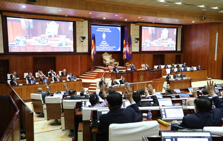 vov quoc hoi campuchia thong qua du thao luat chong toi pham mang