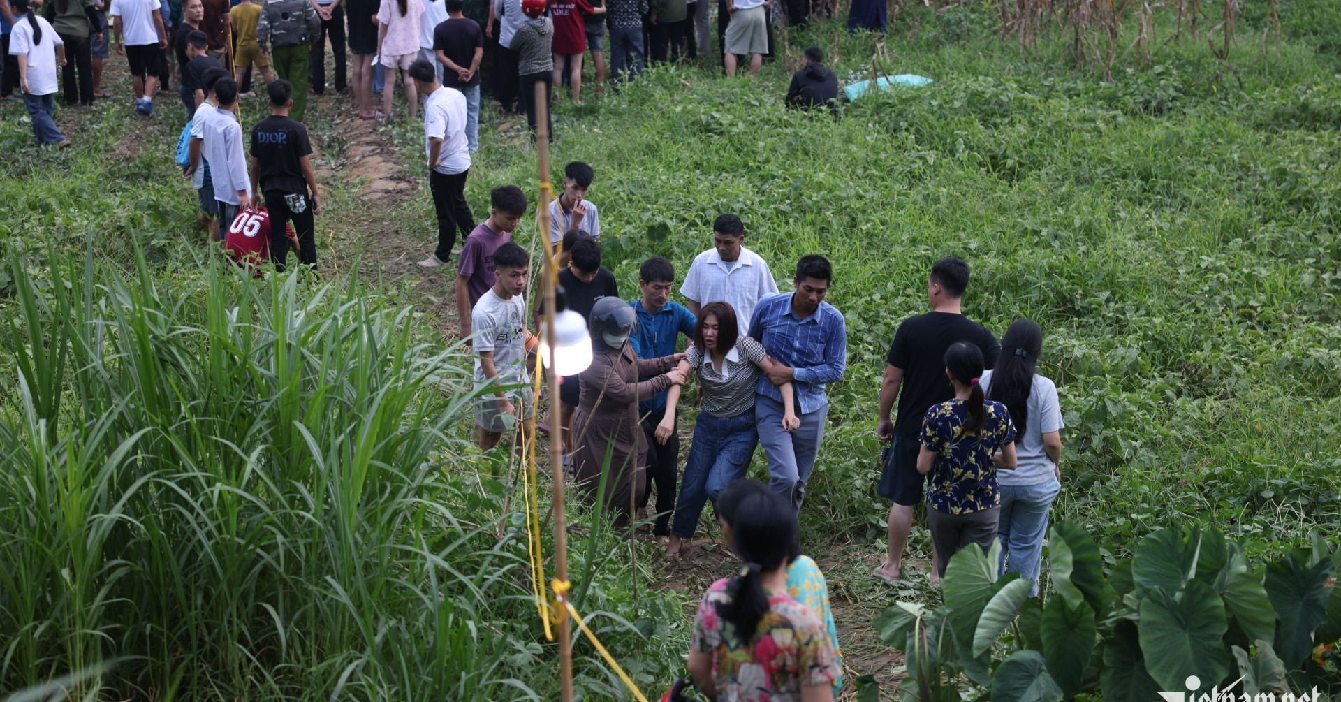 vu 5 hoc sinh tu vong lang nguoi hinh anh me tre nga quy ven song 2406