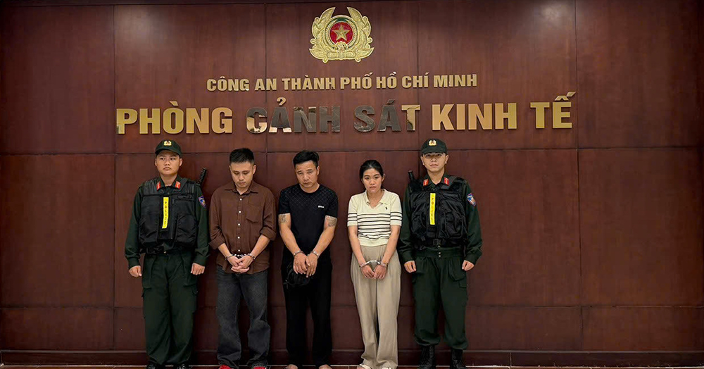 vu dot kich quan bar noi tieng o tphcm khoi to ong chu sinh nam 1991 va 2 nhan vien 2838