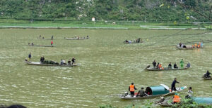vu lat thuyen 2 nguoi tu vong huy dong gan 200 nguoi tim kiem nan nhan 976