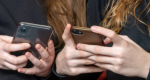 website khieu dam noi tieng chan nguoi dung moi tai anh 558