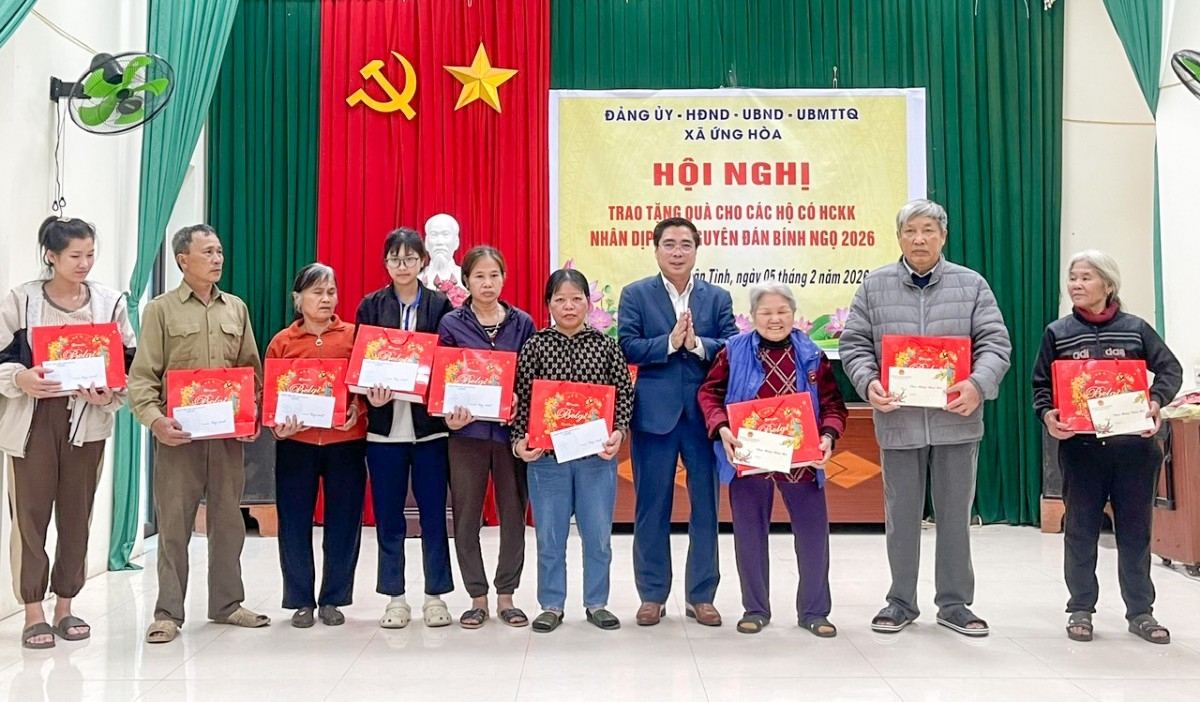 Xa Ung Hoa Huy Dong Nguon Luc Xa Hoi Hoa Cham Lo Tet Cho Nguoi Dan 20260206104659