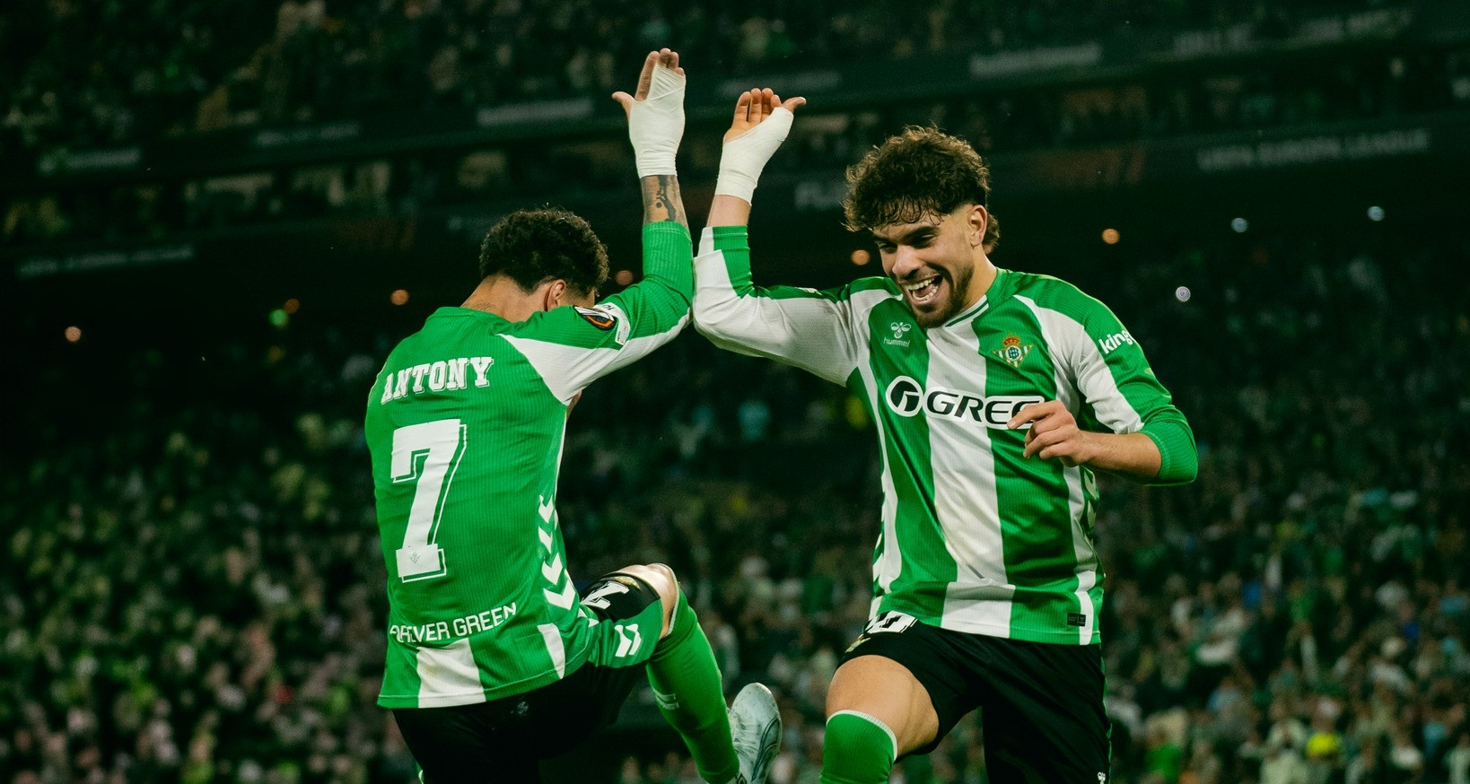 xac dinh 4 cap dau vong tu ket europa league 174