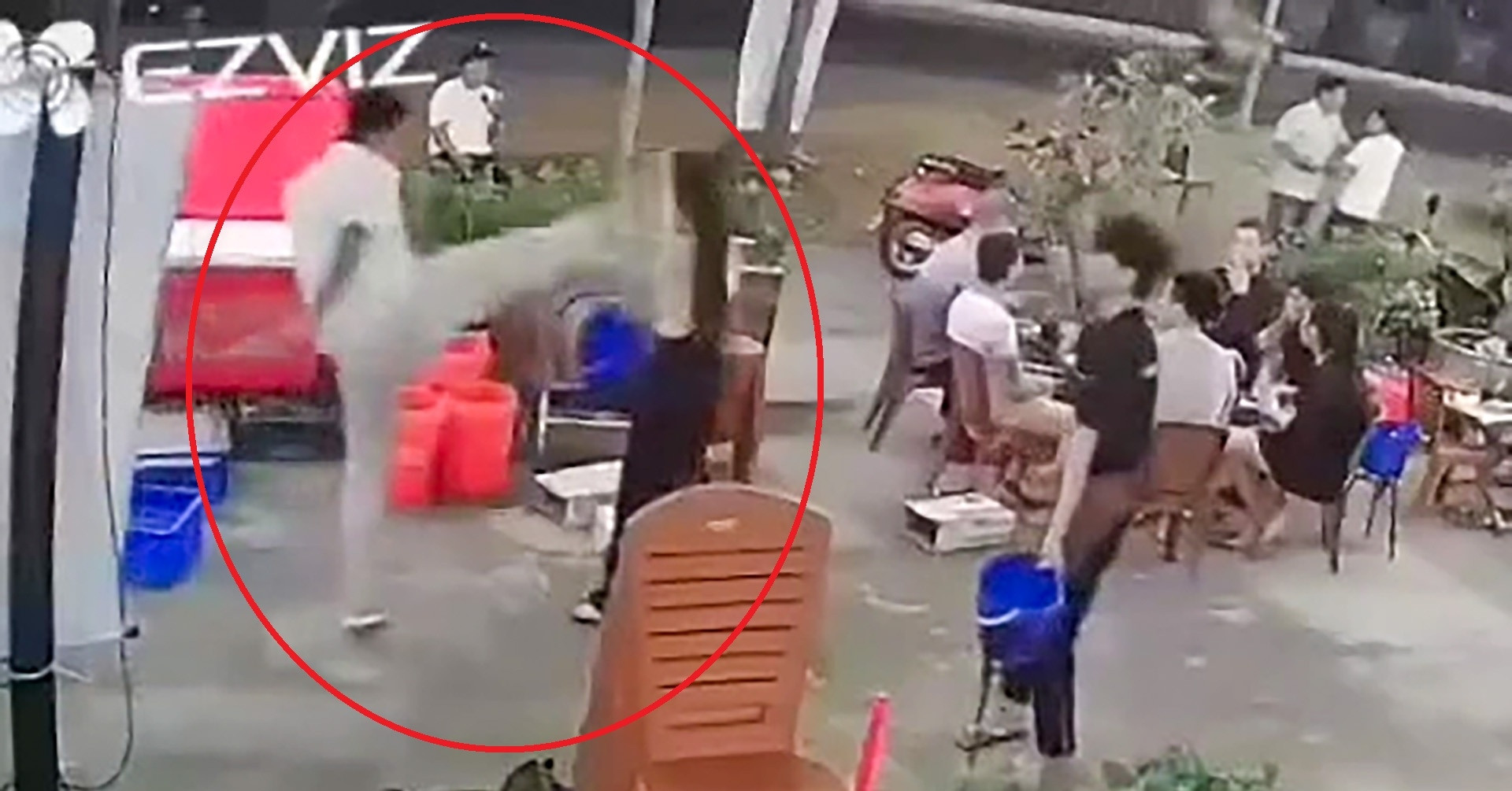 xac minh clip nguoi dan ong vung chan da phu nu tai quan nhau o khanh hoa 1448