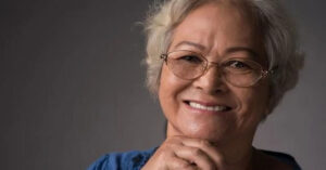 xach vali roi di sau 15 nam lam giup viec toi bi giu lai vi mot ly do khong ngo 1092