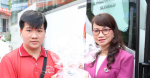 Xe Cho Mien Phi Hang Tram Sinh Vien Ve Que An Tet Giam Doc Truc Tiep Tang Qua 392