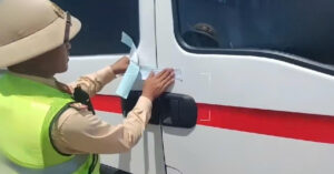 Xe cứu thương 'rởm' bị CSGT niêm phong trên cao tốc 1 xe cuu thuong rom bi csgt niem phong tren cao toc 848