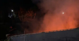 xe dau keo gap tai nan roi boc chay tai xe tu vong 2181