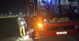 xe khach 23 cho nhoi nhet 40 nguoi tai xe va chu xe bi phat 127 trieu dong 949