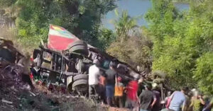 xe khach lao xuong vuc o mui ne it nhat 3 nguoi tu vong 2086