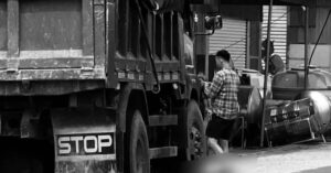 xe may dien va cham o to tai ba cu 86 tuoi va con tu vong 2321