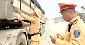 xe tai 19 1772675644123326601830 103 0 903 1280 crop 17726757023671425952073