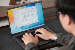 xu huong laptop da dung 5