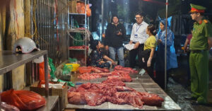 xu ly diem ban thit xuong bo o via he ha noi phat gan 30 trieu dong 3175
