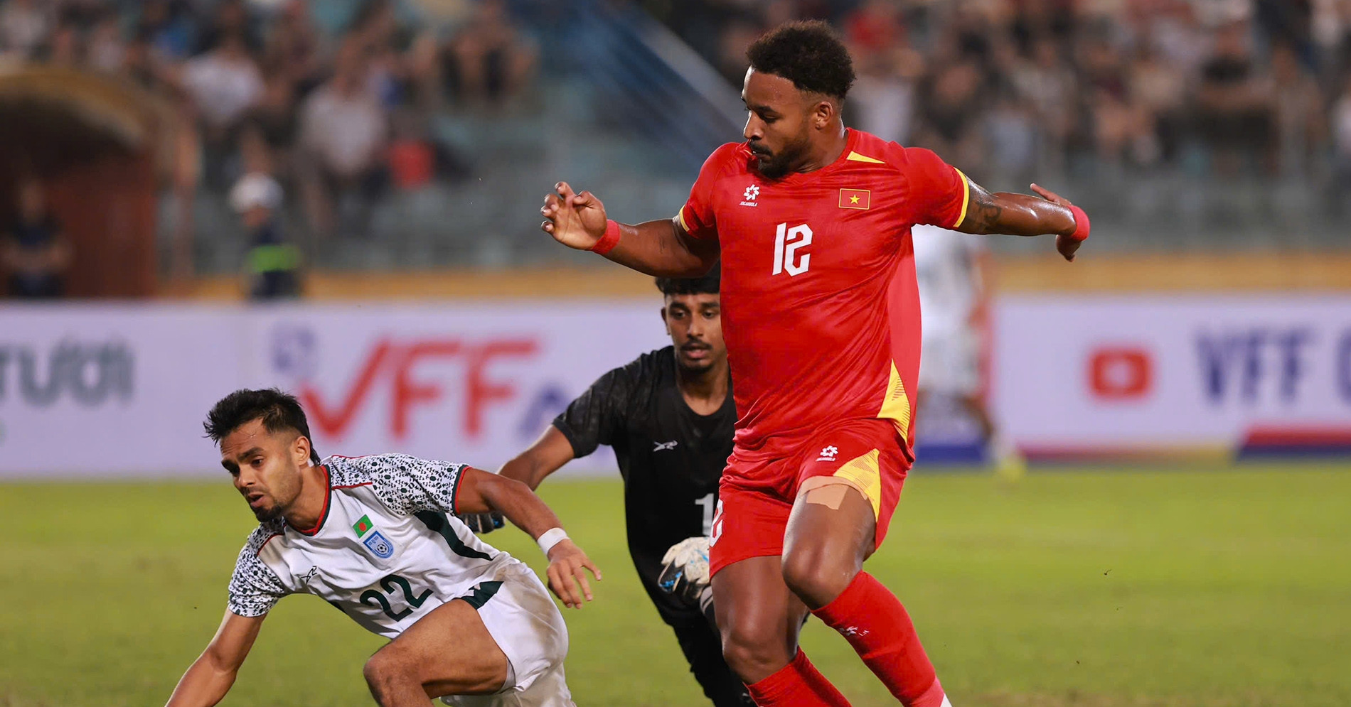 xuan son noi dieu bat ngo ve can nang truoc tran gap malaysia 1866