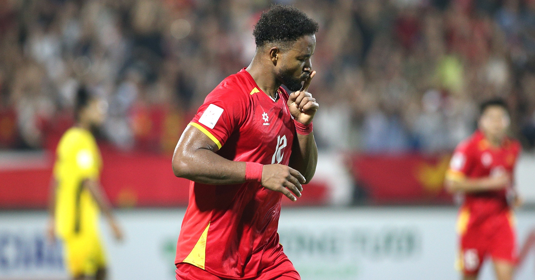 xuan son noi dieu bat ngo ve hoang hen o tran thang malaysia 3608