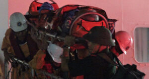 xuyen dem ung cuu ngu dan dot quy hon me tren vung bien hoang sa 177