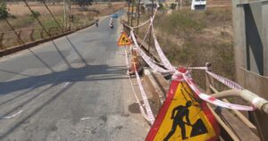 Gia Lai: Truy tìm ô tô đâm hỏng lan can cầu rồi rời đi 2 z7566539431454dc3d86e3a8d9ee457a2f394531b75615 17720975658941164463652 0 0 1340 2560 crop 1772097714