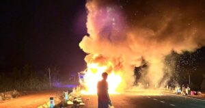 Xe khách giường nằm cháy ở Đắk Lắk, hơn 40 hành khách kịp thoát nạn 1 z757662476040161ccf3469214448a7b943c07182b248c 1772379389730490163271 167 0 964 1523 crop 1772379441