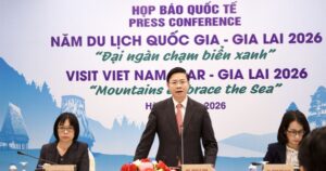 z759006183678063c5b58f967c1ca004d4226952023a31 17727138361241427861979 130 0 1470 2560 crop 17727144